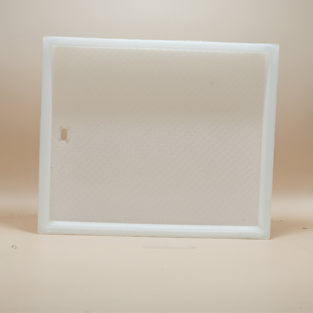 Caja de luz blanco semi transparente impresa en PLA