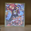 Lámpara ánime/manga  El héroe del escudo  con doble imagen del grupo Naofumi Iwatani, Raphtalia, Melty Q. Melromarc y Filo, vista encendida, donde se revela la ilustración completa al encender la luz LED.