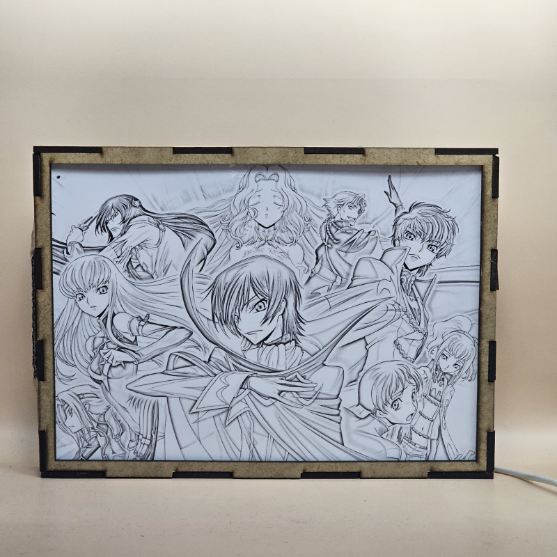 Lámpara ánime/manga  Code Geass  con doble imagen del grupo Lelouch Lamperouge, Suzaku Kururugi, C.C, Kallen Stadtfeld, Nunnally Lamperouge, Milly Ashford, Nina Einstein, Jeremiah Gottwald y Euphemia li Britannia, vista apagada, se esconde la imágen de atras.