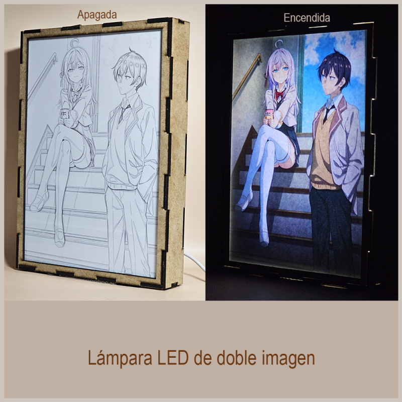 Lámpara ánime/manga  Alya a veces me susurra en ruso  con doble imagen de la pareja Alisa Mikhailovna Kujou y Masachika Kuze, vista apagada y encendida, donde se revela la ilustración completa al encender la luz LED.