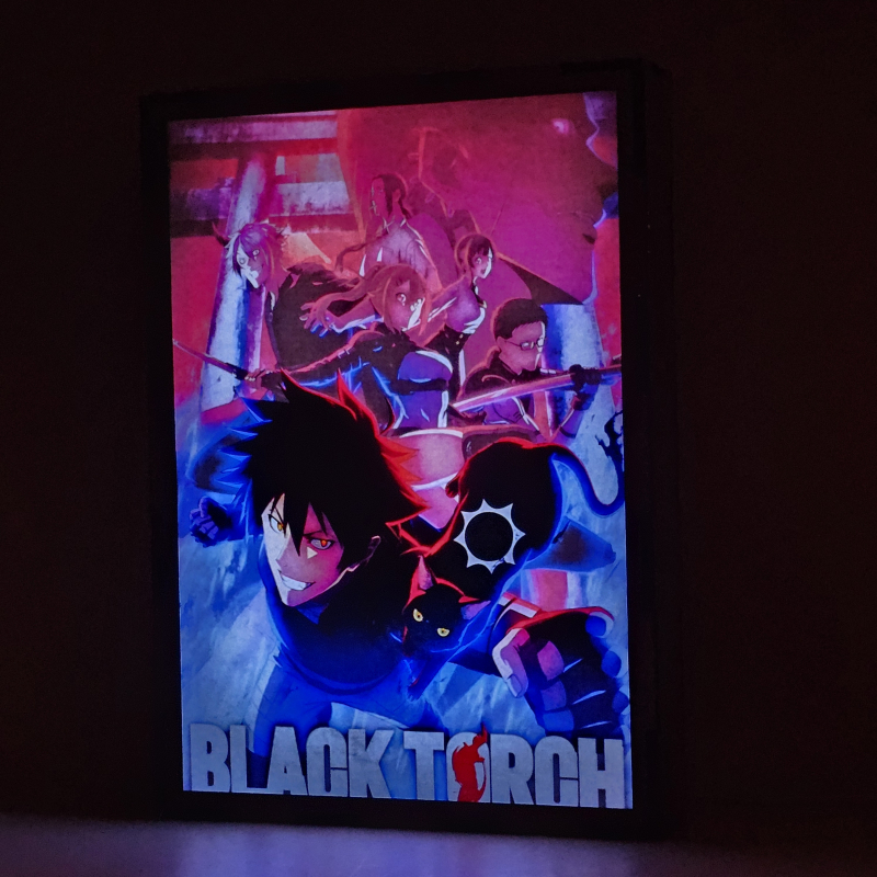 Lámpara LED de Jiro Azuma y Rago de Black Torch - encendida