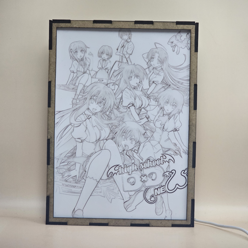 Lámpara ánime/manga  High School DxD  con doble imagen del grupo Issei Hyōdō, Rias Gremory, Akeno Himejima, Asia Argento, Koneko Tōjō, Yūto Kiba, Xenovia Quarta y Ddraig, vista apagada, se esconde la imágen de atras.