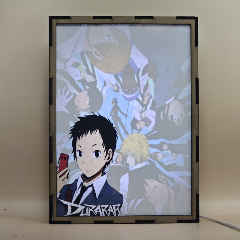 Lámpara LED Durarara con Mikado Ryugamine, Masaomi Kida, Izaya Orihara y Celty Sturluson - luz ambiente encendida