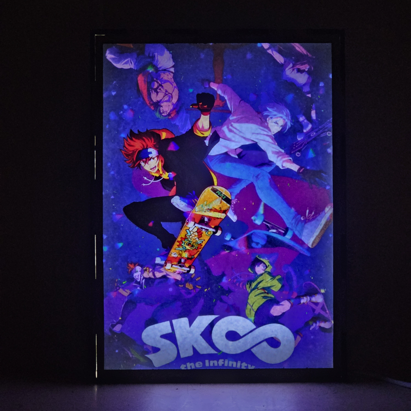 Lámpara LED SK8 the Infinity con Reki Kyan en skateboard y personajes de S - encendida