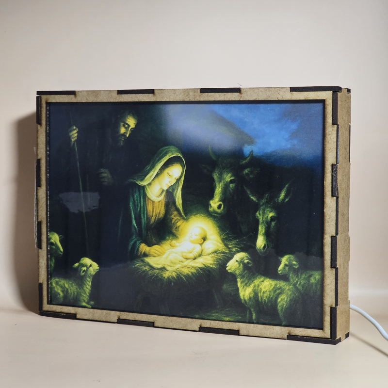 Lámpara con doble imagen el Tercer misterio gosozo El Nacimiento del Hijo de Dios (), vista apagada, se esconde la imágen de atras.