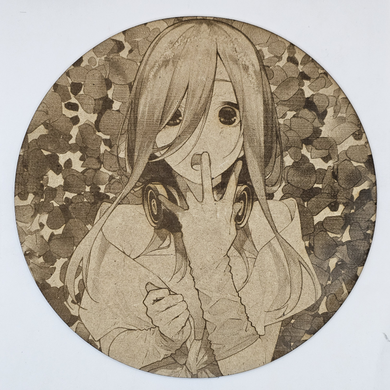 Cuadro decorativo MDF grabado láser estilo anime manga de Miku Nakano