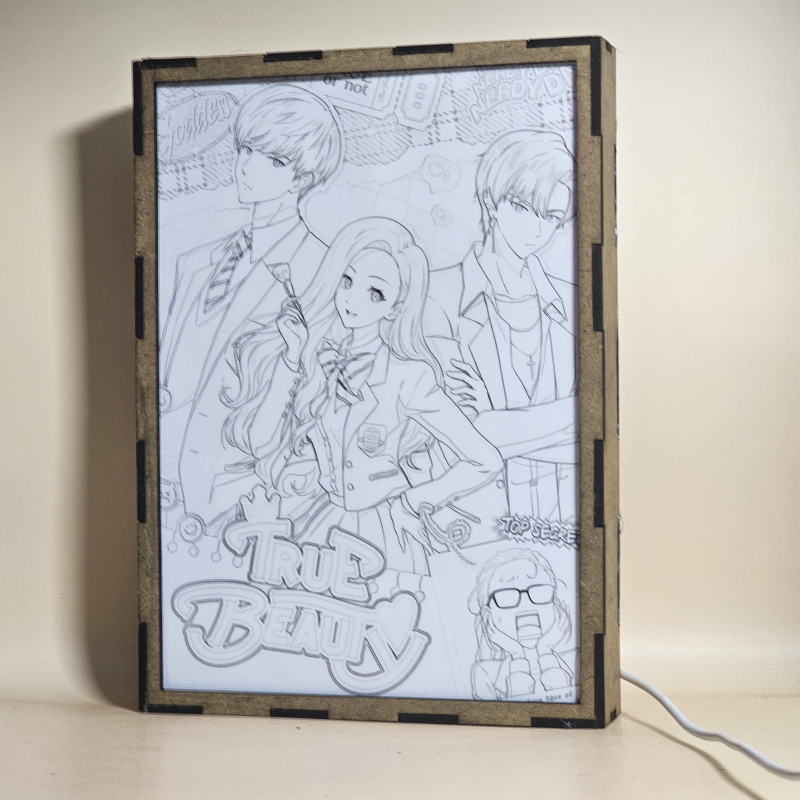 Lámpara ánime/manga  True Beauty  con doble imagen del grupo Lim Ju-kyung, Lee Su-ho y Han Seo-jun, vista apagada, se esconde la imágen de atras.