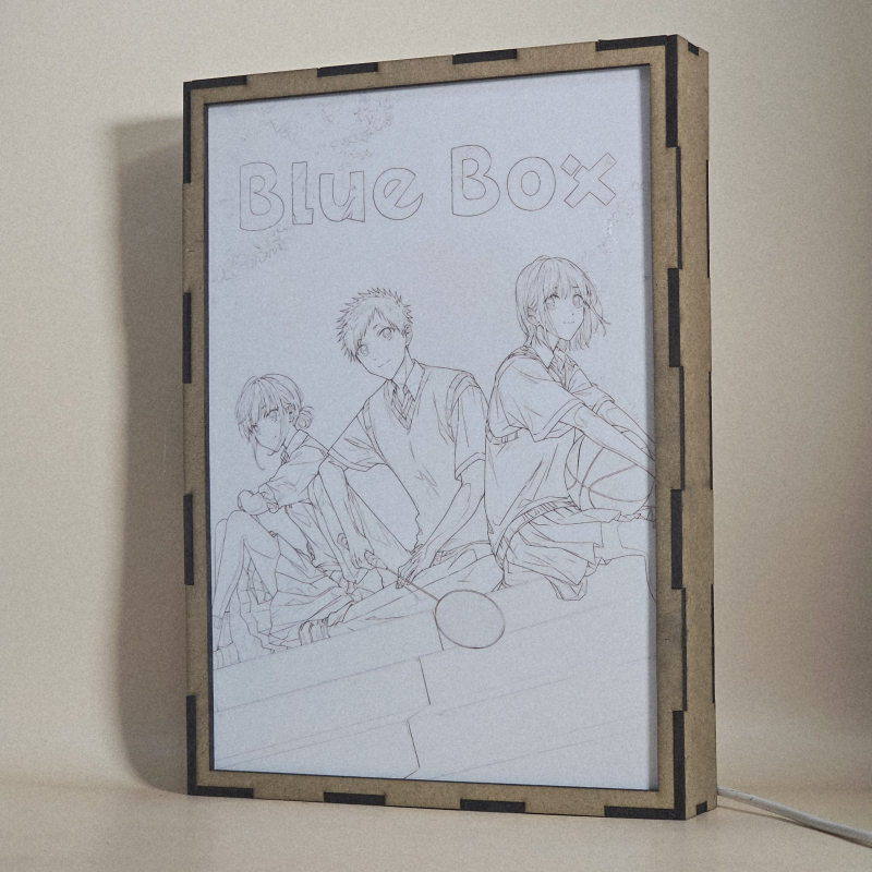 Lámpara ánime/manga  Blue Box  con doble imagen del grupo Taiki Inomata, Chinatsu Kano y Hina Chono, vista apagada, se esconde la imágen de atras.