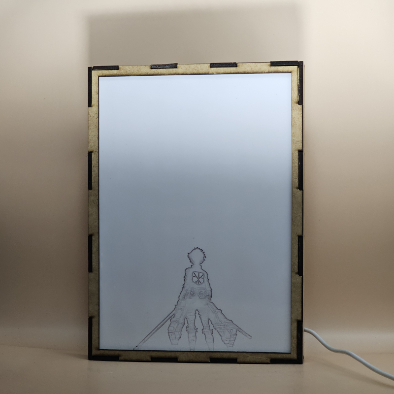 Lámpara ánime/manga  Shingeki no Kyojin  con doble imagen del grupo Eren Yeager y Bertolt Hoover, vista apagada, se esconde la imágen de atras.