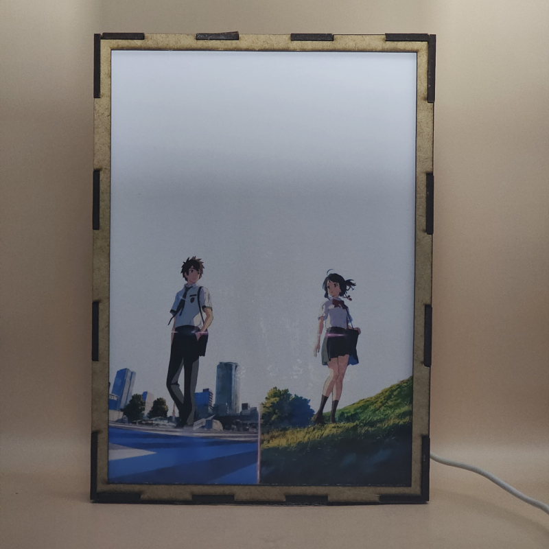 Lámpara ánime/manga  Your Name  con doble imagen de la pareja Taki Tachibana y Mitsuha Miyamizu, vista apagada, se esconde la imágen de atras.
