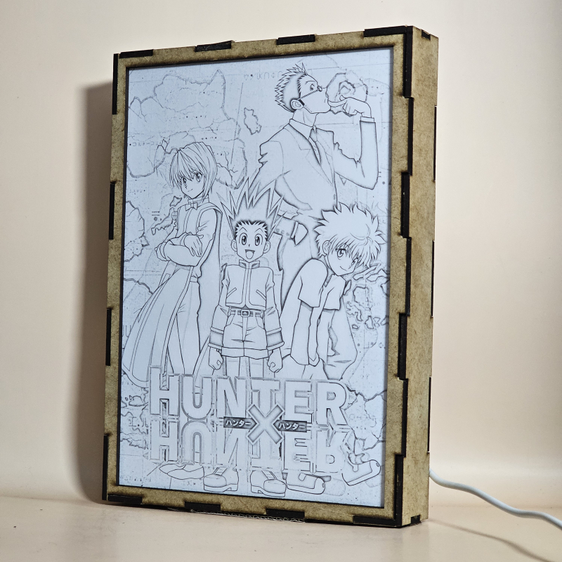 Lámpara ánime/manga  Hunter × Hunter  con doble imagen del grupo Gon Freecss, Killua Zoldyck, Kurapika y Leorio Paradinight, vista apagada, se esconde la imágen de atras.
