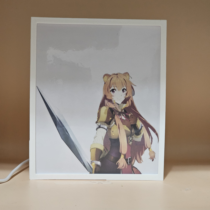 Lámpara ánime/manga  El héroe del escudo  con doble imagen de la pareja Naofumi Iwatani y Raphtalia, vista apagada, se esconde la imágen de atras.