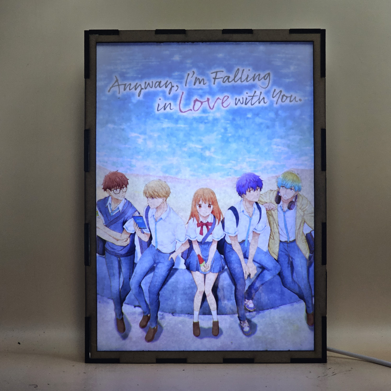 Lámpara LED Anyway I'm Falling in Love with You con Mizuho Nishino, Kizuki Hazawa, Shin Kashiwagi, Airu Izumi y Shugo Hoshikawa - Encendida luz ambiente