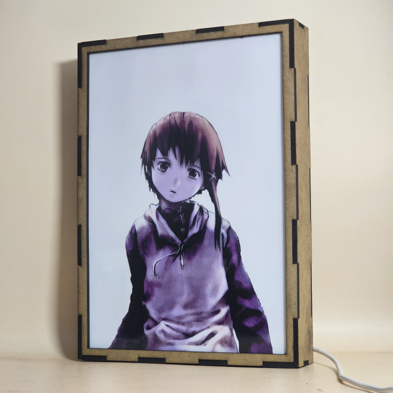 Lámpara ánime/manga  Serial experiments lain  con doble imagen del personaje Lain Iwakura, vista apagada, se esconde la imágen de atras.