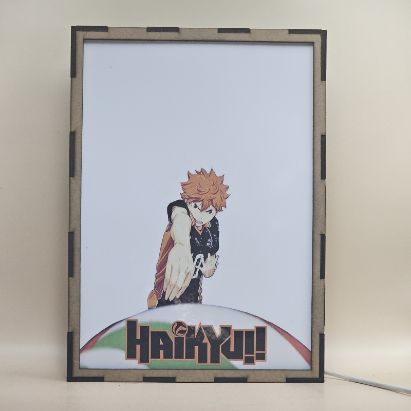 Lámpara ánime/manga  Haikyuu  con doble imagen del grupo Shoyo Hinata, Tobio Kageyama, Kei Tsukishima, Tadashi Yamaguchi, Kenma Kozume, Kuroo Tetsurō, Ryunosuke Tanaka, Yuu Nishinoya, Daichi Sawamura, Koushi Sugawara y Asahi Azumane, vista apagada, se esconde la imágen de atras.
