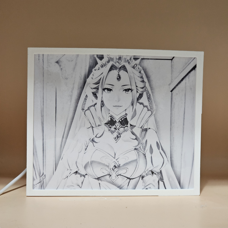 Lámpara ánime/manga  El héroe del escudo  con doble imagen del personaje Mirellia Q. Melromarc, vista apagada, se esconde la imágen de atras.