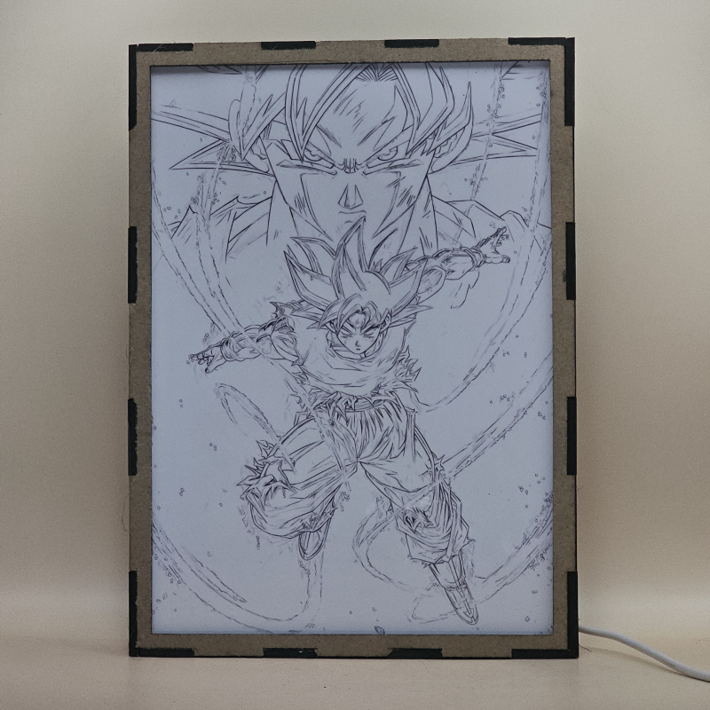 Lámpara ánime/manga  Dragon Ball  con doble imagen del personaje Son Goku, vista apagada, se esconde la imágen de atras.