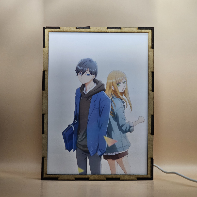 Lámpara ánime/manga  My Love Story with Yamada-kun at Lv999  con doble imagen de la pareja Akane Kinoshita y Akito Yamada, vista apagada, se esconde la imágen de atras.