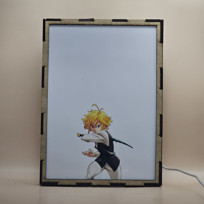 Lámpara ánime/manga  Los Siete Pecados Capitales  con doble imagen del grupo Ban, Diane, Elizabeth Liones, Meliodas, Escanor, Merlín, Gowther, King y Hawk, vista apagada, se esconde la imágen de atras.