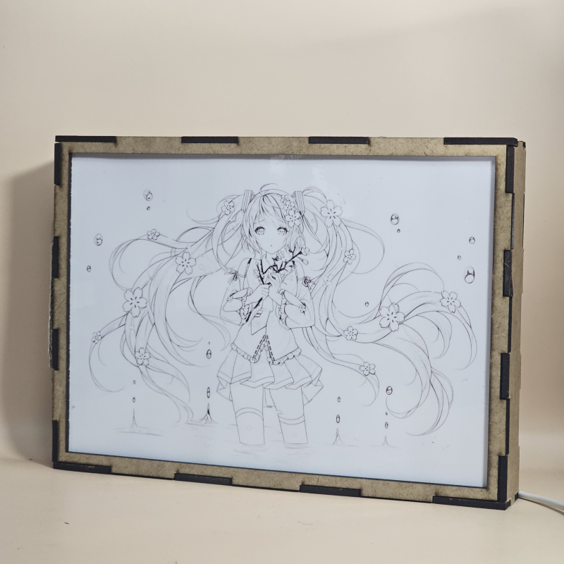 Lámpara ánime  Miku Hatsune  con doble imagen del personaje Miku Hatsune, vista apagada, se esconde la imágen de atras.