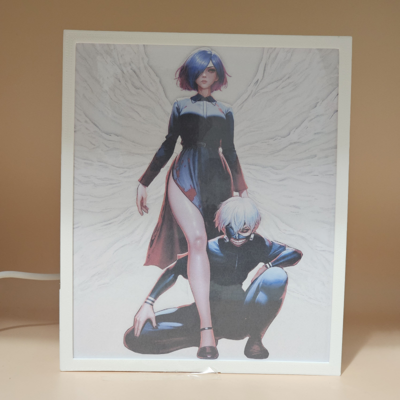 Lámpara ánime/manga  Tokyo Ghoul  con doble imagen de la pareja Ken Kaneki y Touka Kirishima, vista apagada, se esconde la imágen de atras.