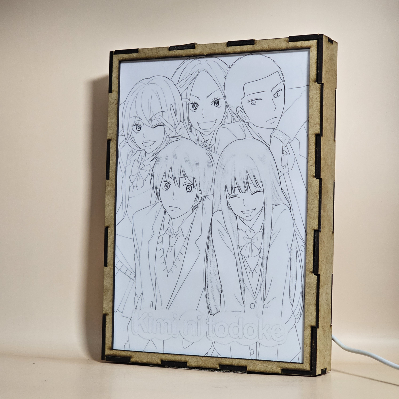 Lámpara ánime/manga  Kimi ni Todoke  con doble imagen del grupo Sawako Kuronuma, Shota Kazehaya, Ayane Yano, Chizuru Yoshida y Ryu Sanada, vista apagada, se esconde la imágen de atras.