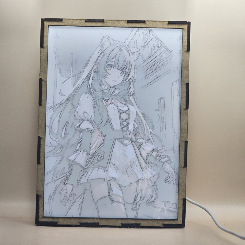 Lámpara ánime/manga  El héroe del escudo  con doble imagen del personaje Raphtalia, vista encendida, con luz ambiente, donde se revela la ilustración completa al encender la luz LED.