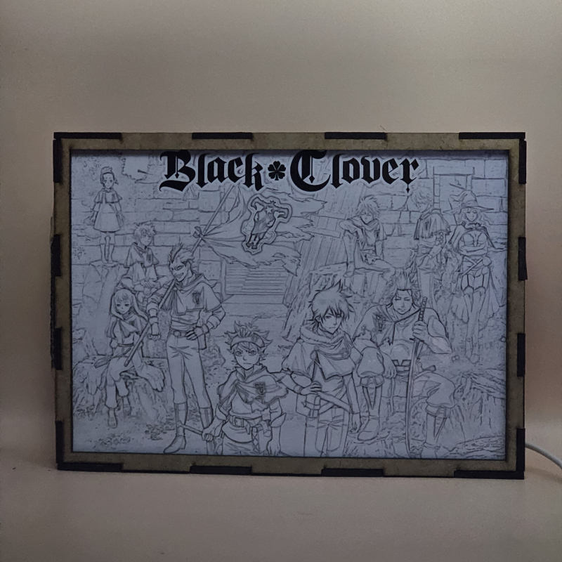 Lámpara ánime/manga  Black Clover  con doble imagen del grupo Asta, Yuno, Yami Sukehiro, Noelle Silva, Luck Voltia, Finral Roulacase, Charmy Pappitson, Gordon Agrippa, Vanessa Enoteca, Gauche Adlai, Grey y Nero, vista apagada, se esconde la imágen de atras.