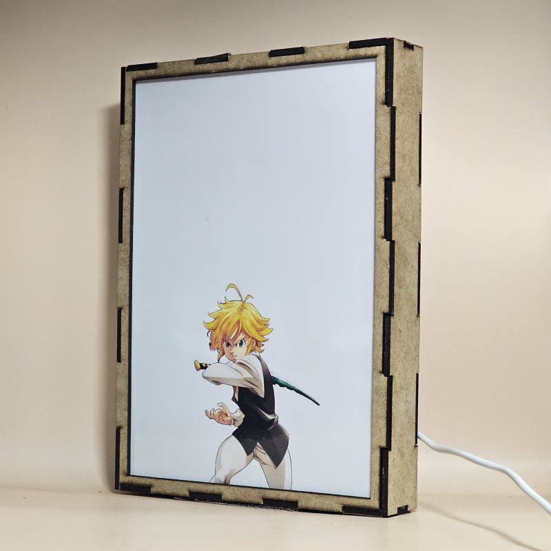 Lámpara ánime/manga  Los Siete Pecados Capitales  con doble imagen del grupo Ban, Diane, Elizabeth Liones, Meliodas, Escanor, Merlín, Gowther, King y Hawk, vista apagada, se esconde la imágen de atras.