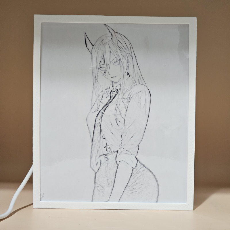 Lámpara ánime/manga  Chainsaw Man  con doble imagen del personaje Power, vista apagada, se esconde la imágen de atras.