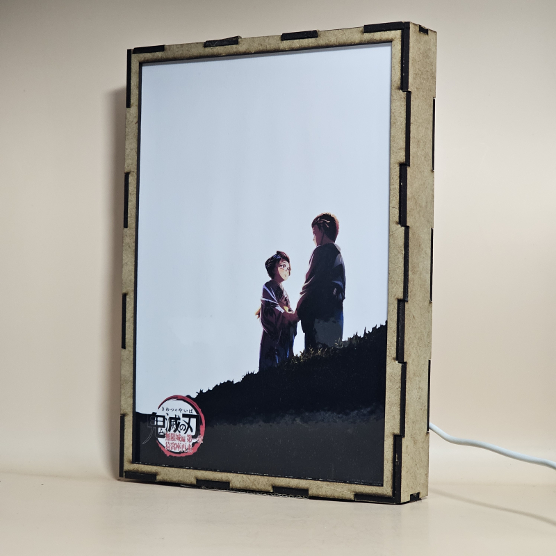 Lámpara ánime/manga  Kimetsu no Yaiba  con doble imagen de la pareja Akaza y Koyuki, vista apagada, se esconde la imágen de atras.