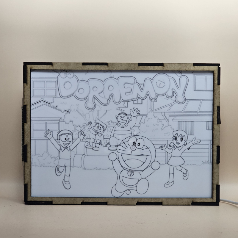 Lámpara ánime/manga  Doraemon, el gato cósmico  con doble imagen del grupo Doraemon, Nobita Nobi, Suneo Honekawa, Gigante y Shizuka Minamoto, vista apagada, se esconde la imágen de atras.